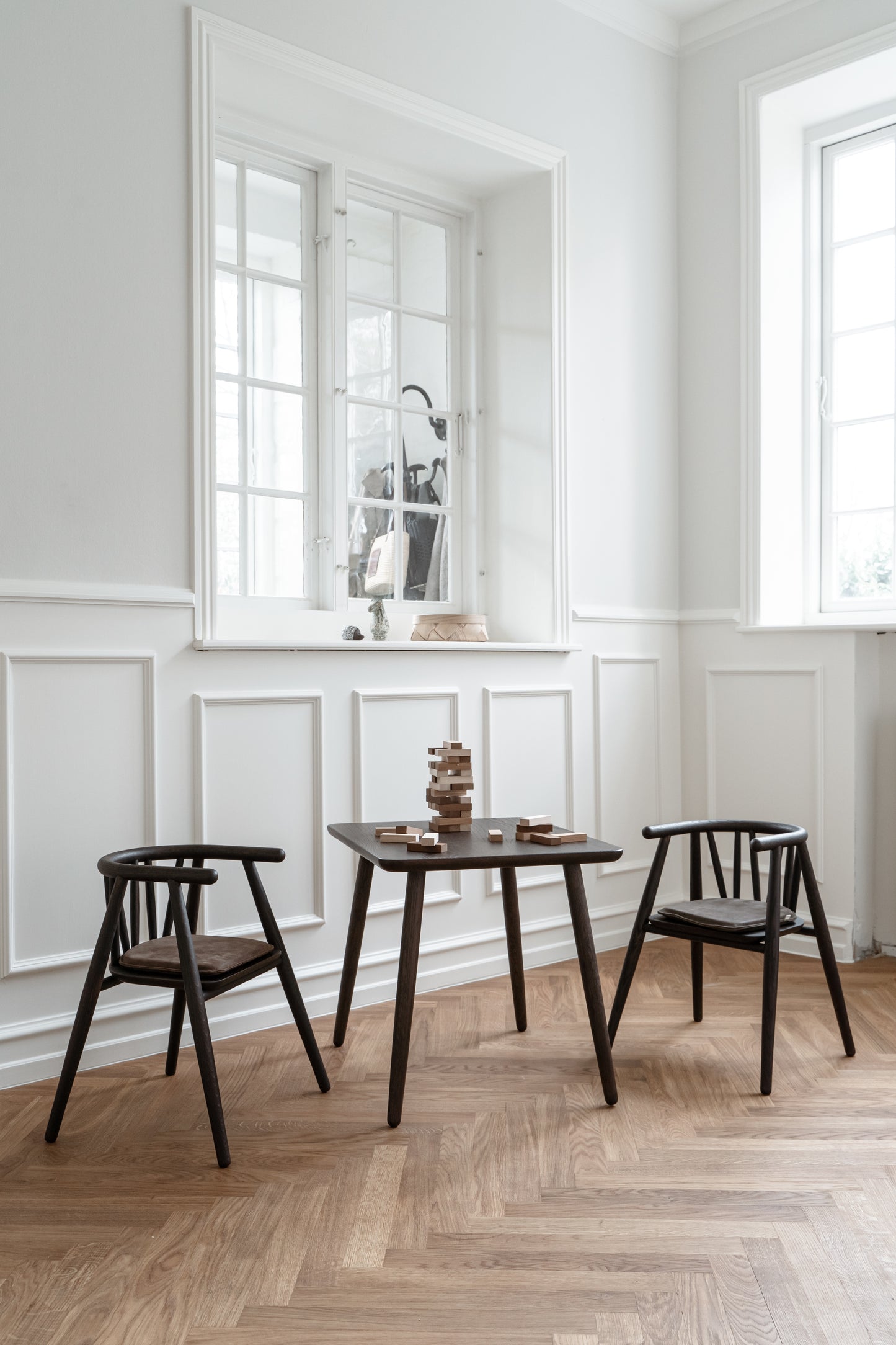 Asta børnebord, Røget eg